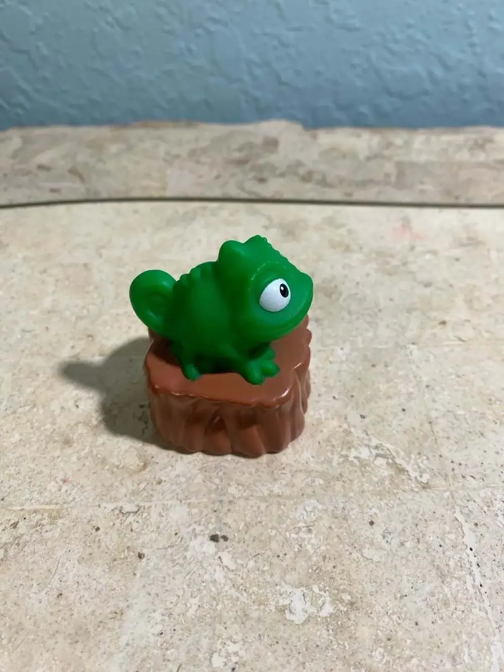 Fisher-Price Little People Disney Pascal the Chameleon on Stump Figure